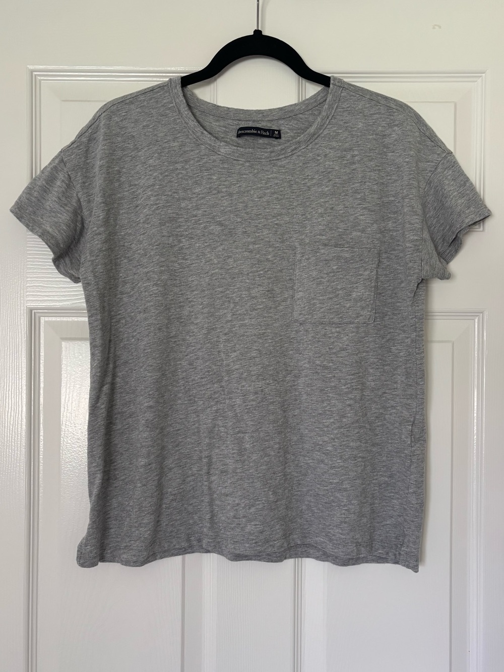 Abercrombie & Fitch Crewneck Drop-Shoulder Pocket Tee Women’s size M Gray